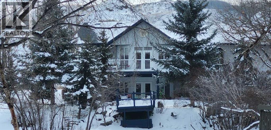 2070 Newcastle Trail, Drumheller, Alberta  T0J 0Y2 - Photo 1 - A2290857