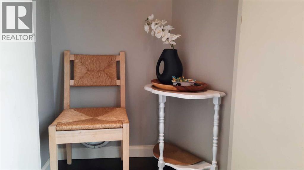 2070 Newcastle Trail, Drumheller, Alberta  T0J 0Y2 - Photo 6 - A2290857