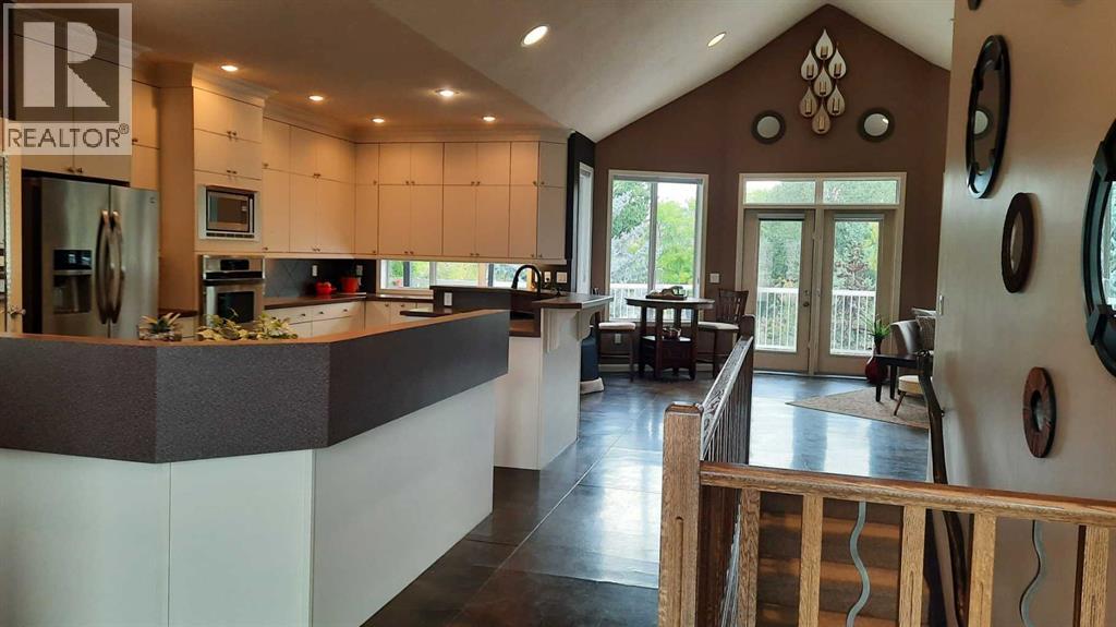 2070 Newcastle Trail, Drumheller, Alberta  T0J 0Y2 - Photo 8 - A2290857