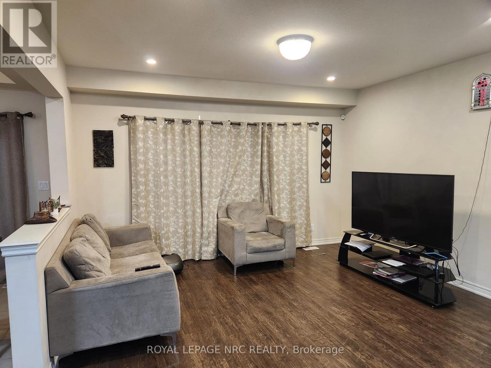 40 Elderberry Street, Thorold, Ontario  L2V 0E7 - Photo 7 - X12859740