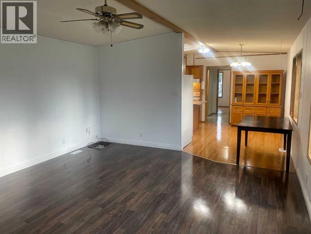 7802 97 Avenue, Peace River, Alberta  T8S 1W4 - Photo 11 - A2167993