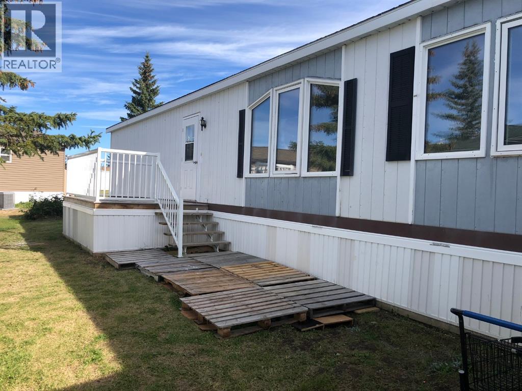 7802 97 Avenue, Peace River, Alberta  T8S 1W4 - Photo 2 - A2167993