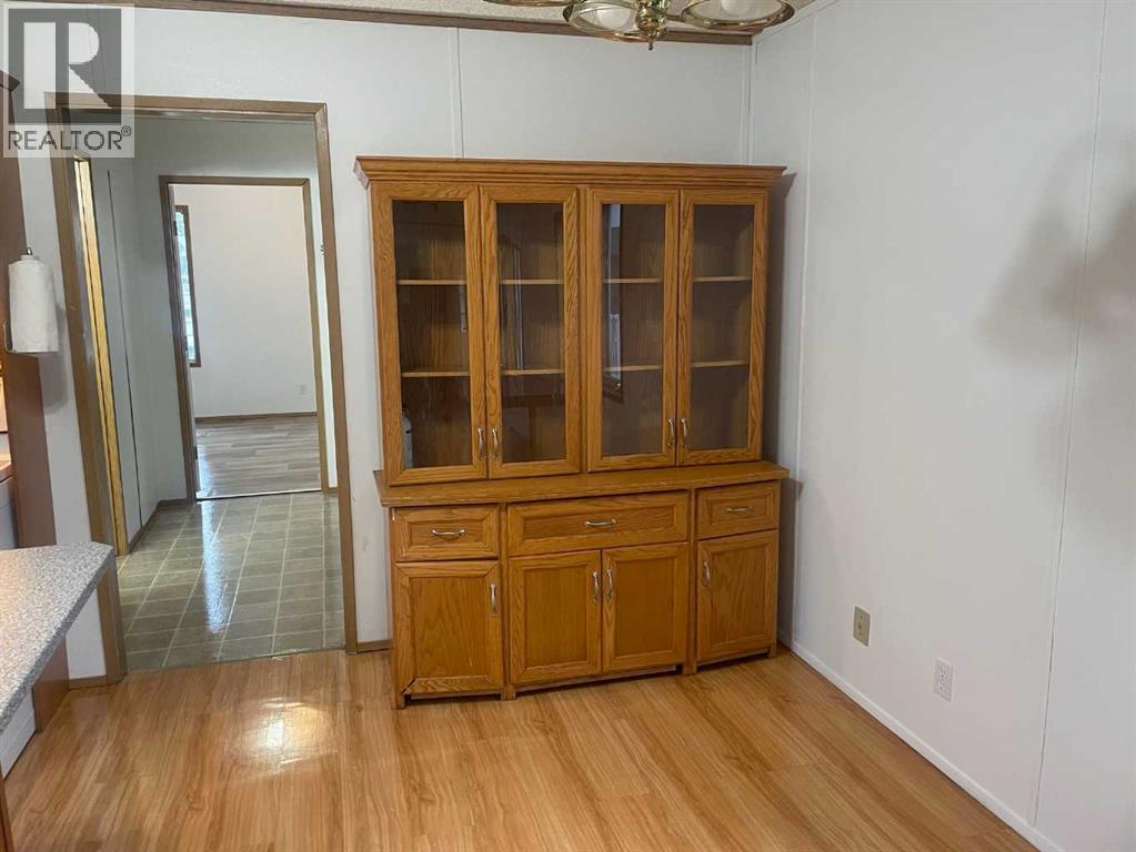 7802 97 Avenue, Peace River, Alberta  T8S 1W4 - Photo 9 - A2167993