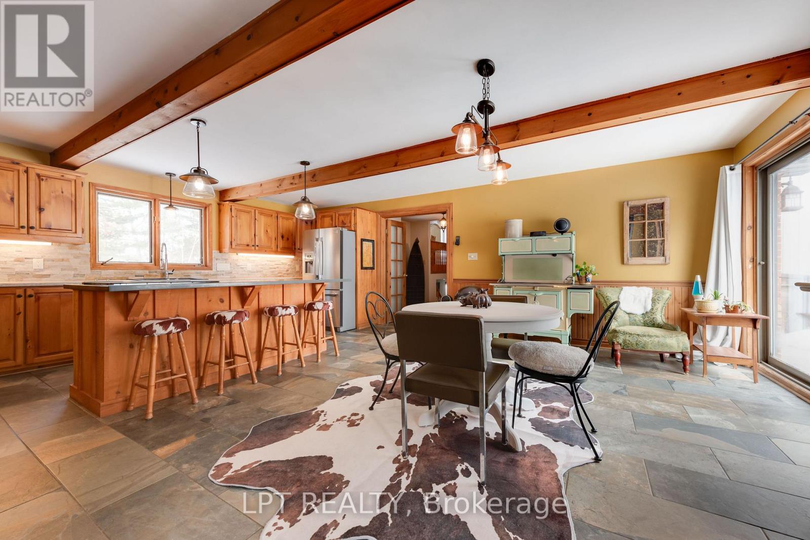 3923 Guest Road, Innisfil, Ontario  L9S 2T2 - Photo 2 - N12859734