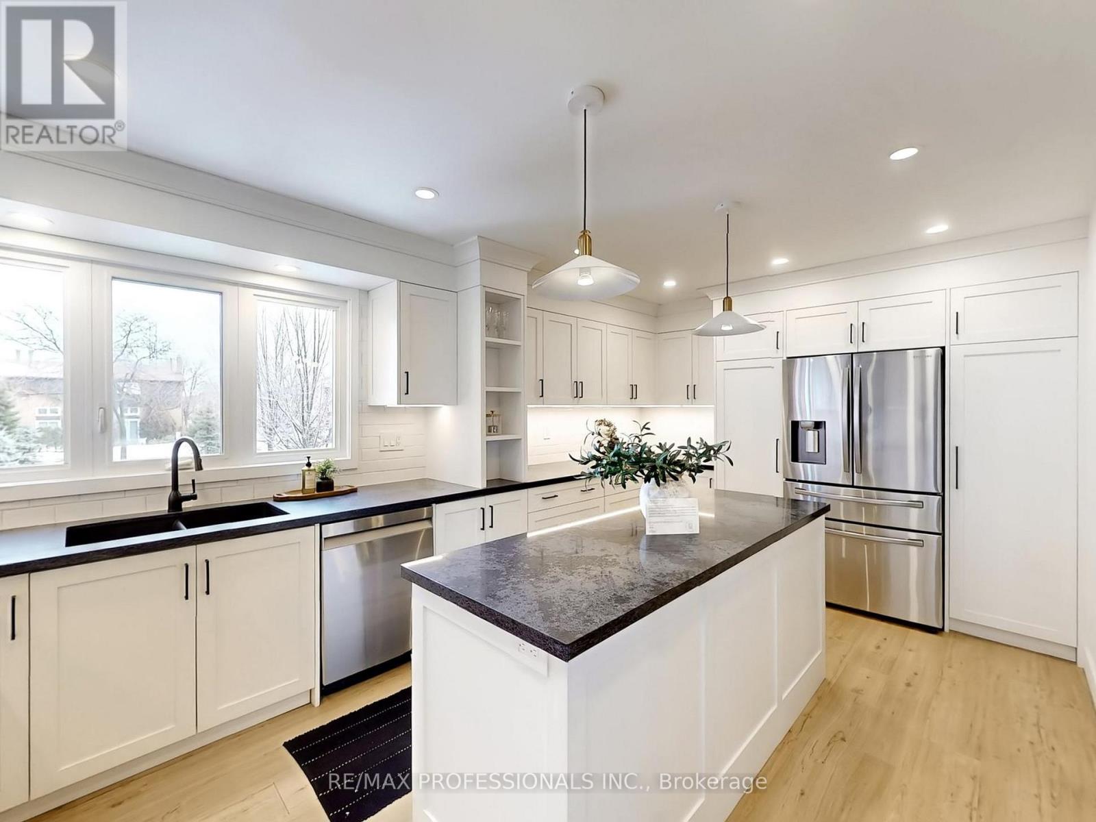 7 - 1755 RATHBURN ROAD E, Mississauga, Ontario