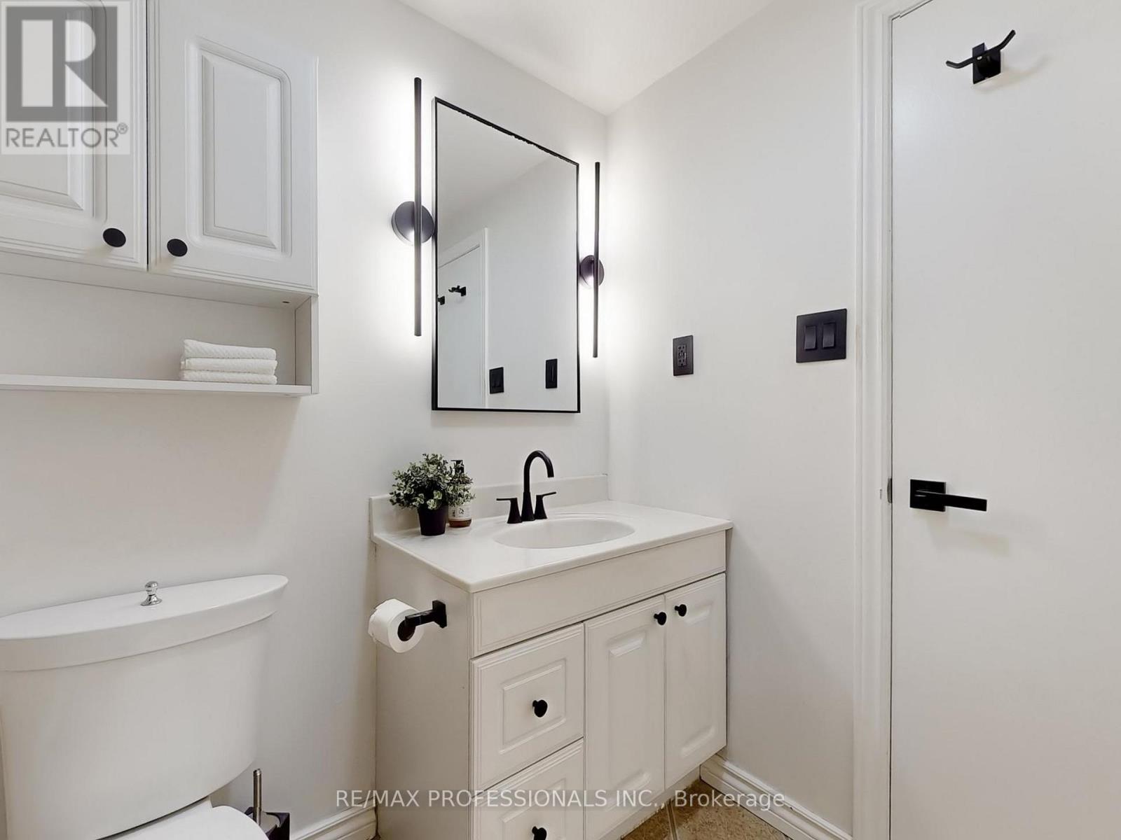 7 - 1755 Rathburn Road E, Mississauga, Ontario  L4W 2M8 - Photo 23 - W12859726