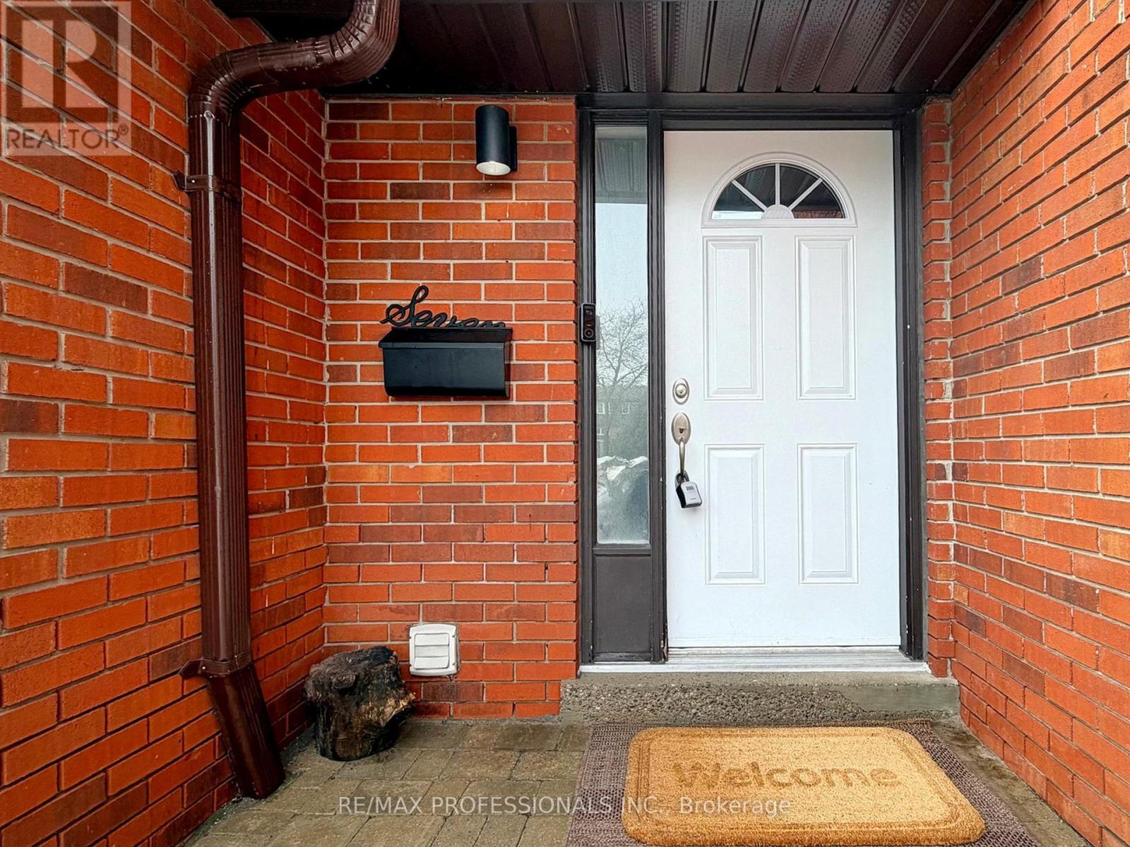 7 - 1755 Rathburn Road E, Mississauga, Ontario  L4W 2M8 - Photo 4 - W12859726