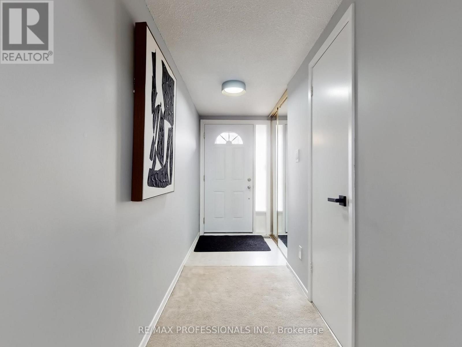 7 - 1755 Rathburn Road E, Mississauga, Ontario  L4W 2M8 - Photo 5 - W12859726