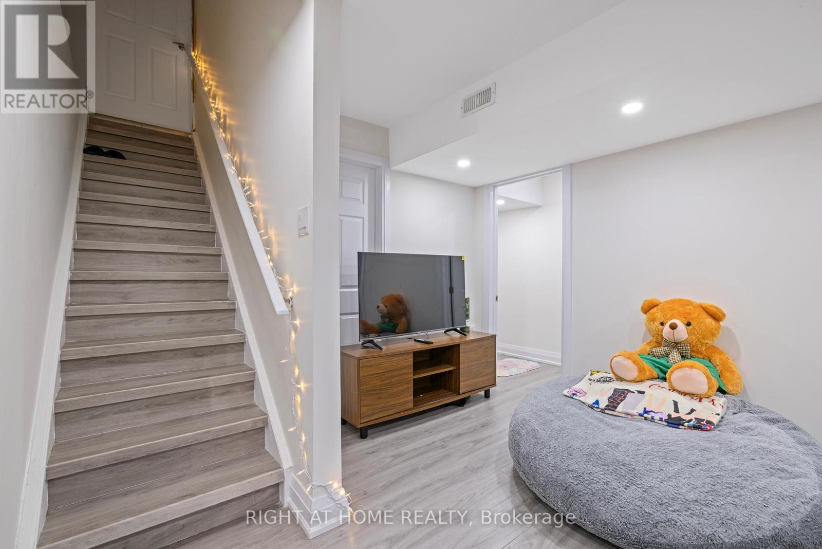 139 Freure Drive, Cambridge, Ontario  N1S 0A2 - Photo 11 - X12859738