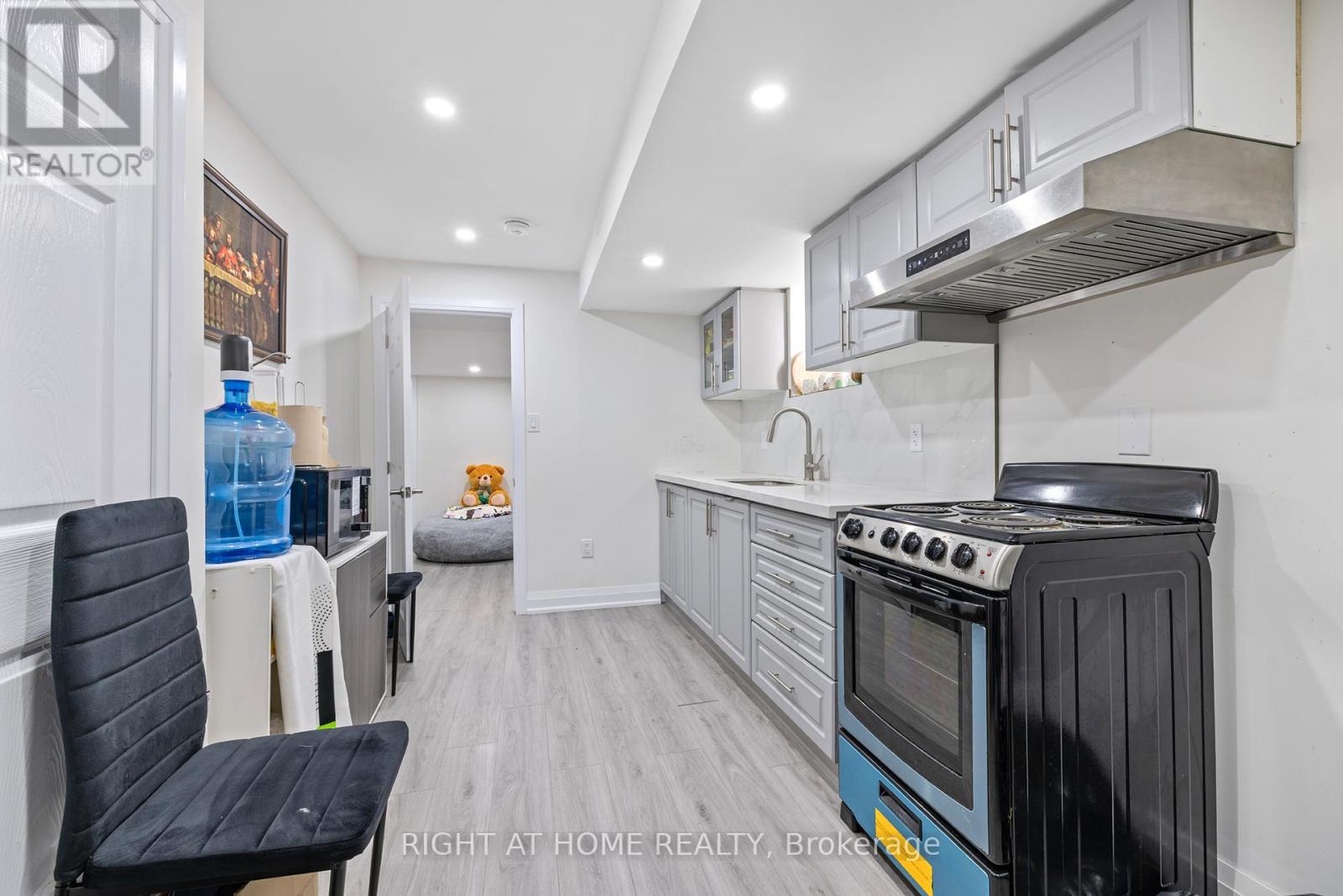 139 Freure Drive, Cambridge, Ontario  N1S 0A2 - Photo 21 - X12859738