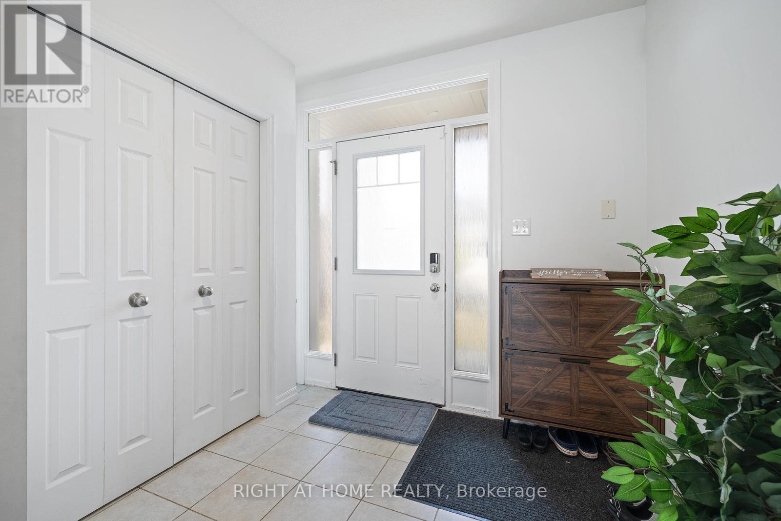 139 Freure Drive, Cambridge, Ontario  N1S 0A2 - Photo 3 - X12859738