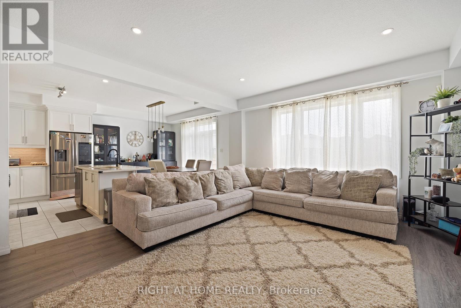 139 Freure Drive, Cambridge, Ontario  N1S 0A2 - Photo 6 - X12859738