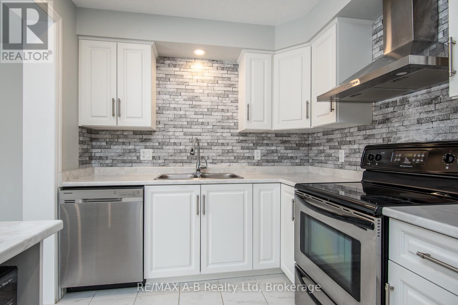 45 Robertson Drive, Stratford, Ontario  N5A 0J6 - Photo 18 - X12859364