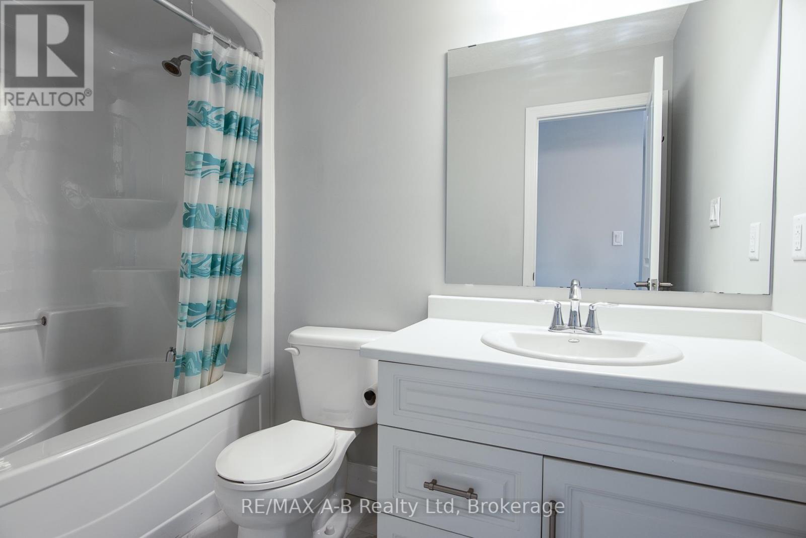 45 Robertson Drive, Stratford, Ontario  N5A 0J6 - Photo 28 - X12859364