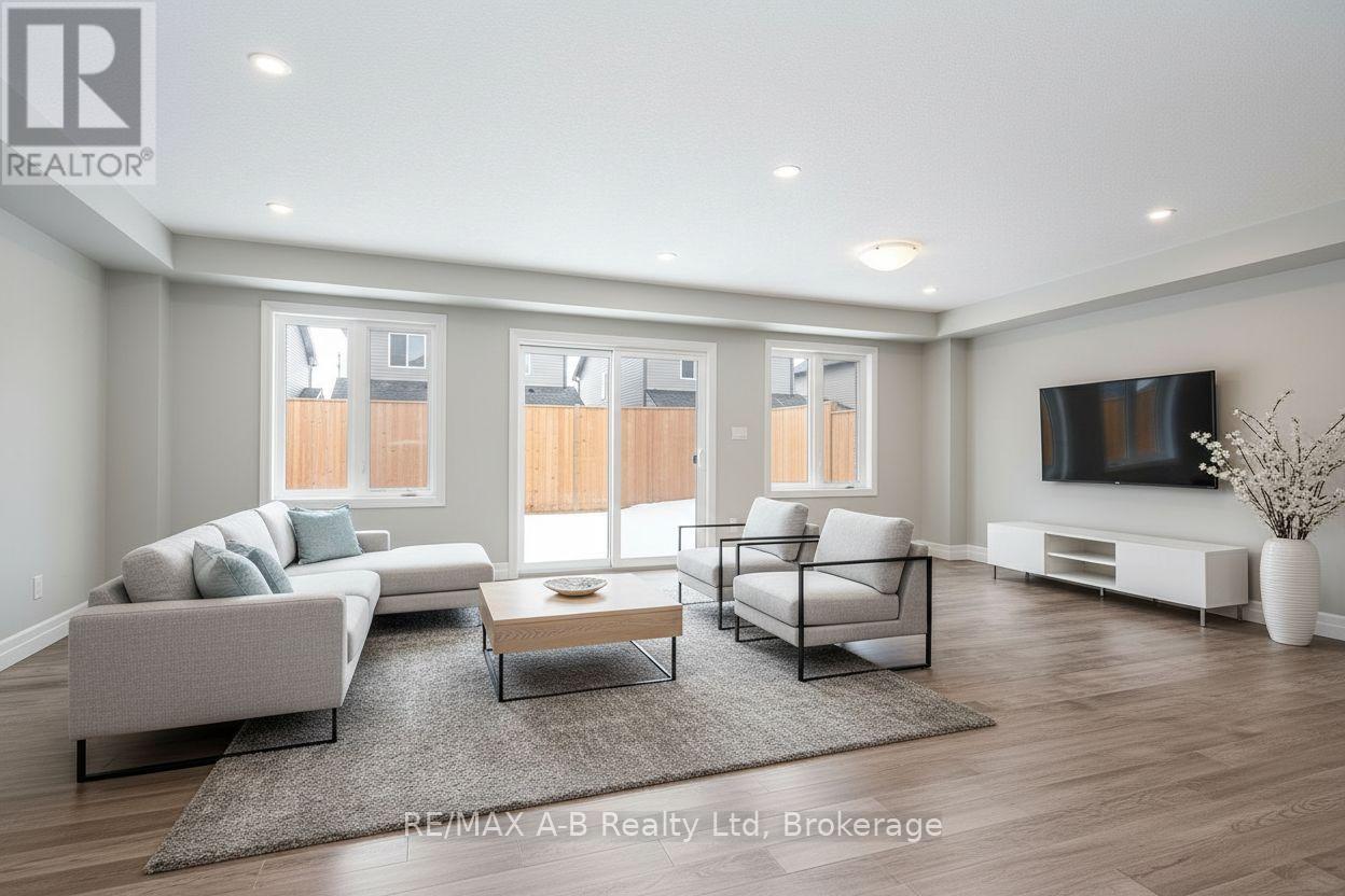 45 Robertson Drive, Stratford, Ontario  N5A 0J6 - Photo 8 - X12859364