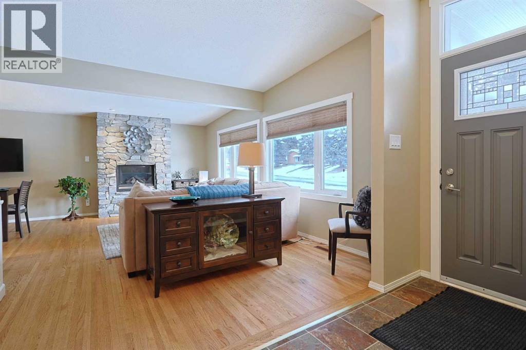 5219 Brisebois Drive Nw, Calgary, Alberta  T2L 2G7 - Photo 5 - A2288012