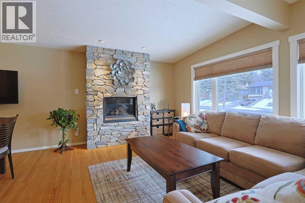 5219 Brisebois Drive Nw, Calgary, Alberta  T2L 2G7 - Photo 2 - A2288012