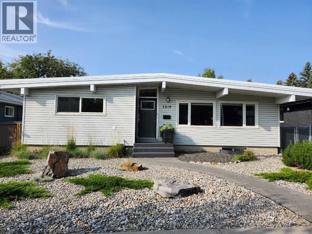 5219 Brisebois Drive Nw, Calgary, Alberta  T2L 2G7 - Photo 1 - A2288012