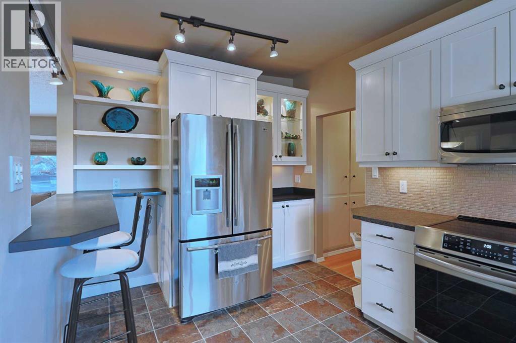 5219 Brisebois Drive Nw, Calgary, Alberta  T2L 2G7 - Photo 12 - A2288012