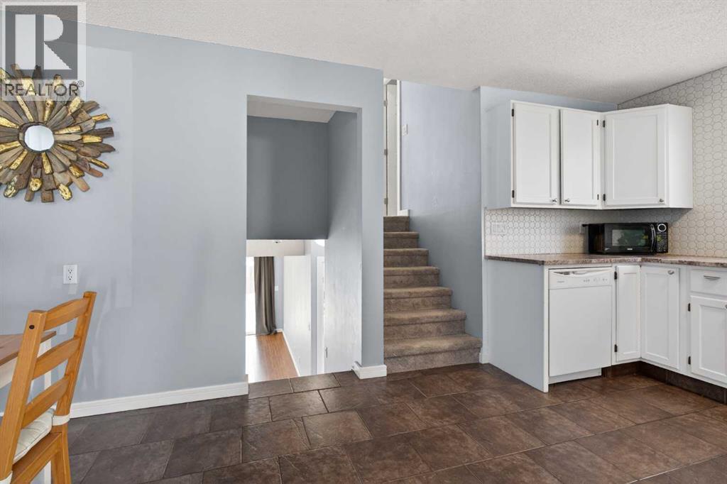 8005 Ranchview Drive Nw, Calgary, Alberta  T3G 1S7 - Photo 13 - A2291292