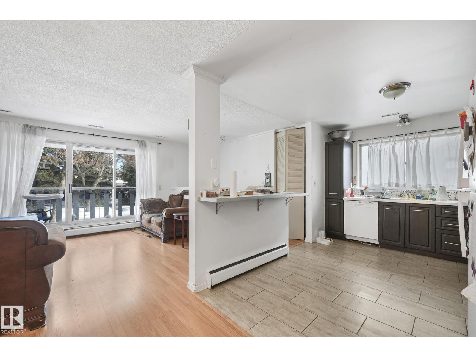 10418-20 147 St Nw Nw, Edmonton, Alberta  T5N 3C5 - Photo 11 - E4476429