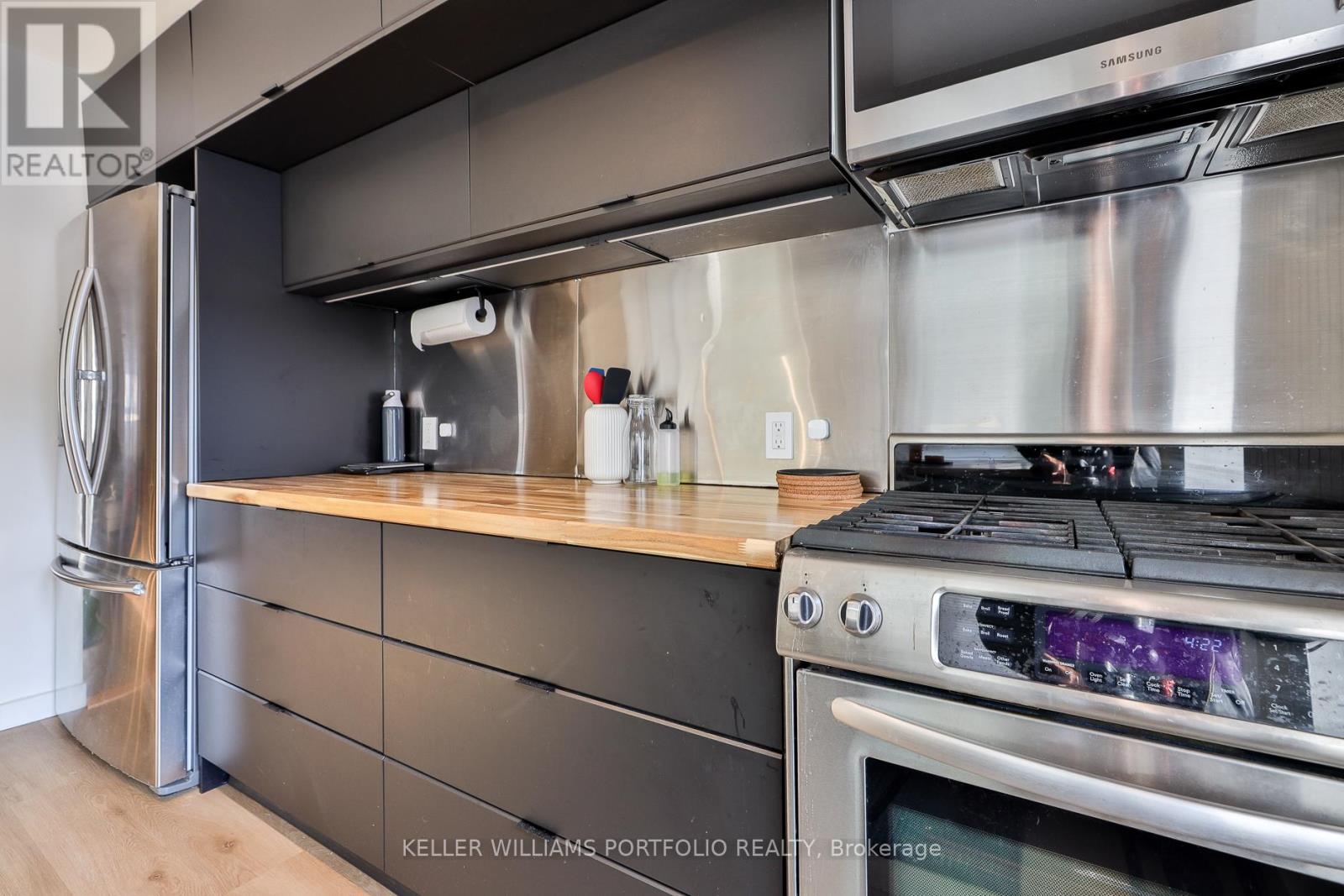 20 Uxbridge Avenue, Toronto (Weston-Pellam Park), Ontario  M6N 2Y2 - Photo 10 - W12859748