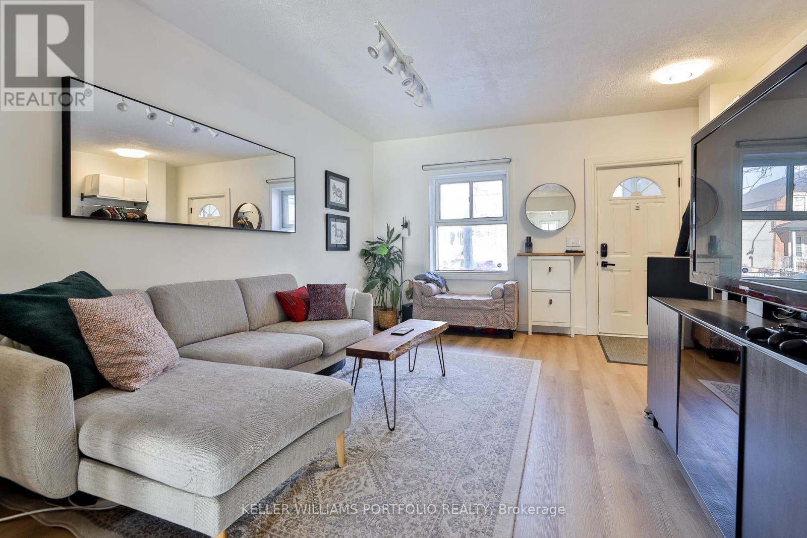 20 Uxbridge Avenue, Toronto (Weston-Pellam Park), Ontario  M6N 2Y2 - Photo 2 - W12859748