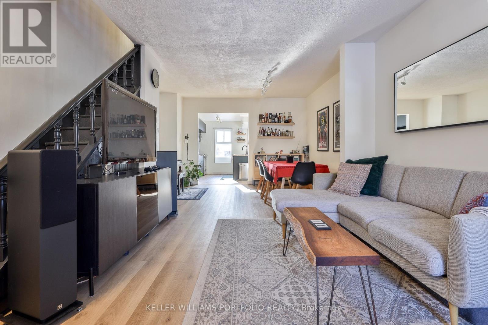 20 Uxbridge Avenue, Toronto (Weston-Pellam Park), Ontario  M6N 2Y2 - Photo 4 - W12859748