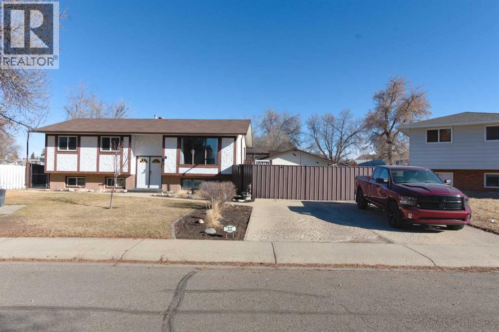 52 Cypress Way Se, Medicine Hat, Alberta  T1B 1G7 - Photo 3 - A2286532