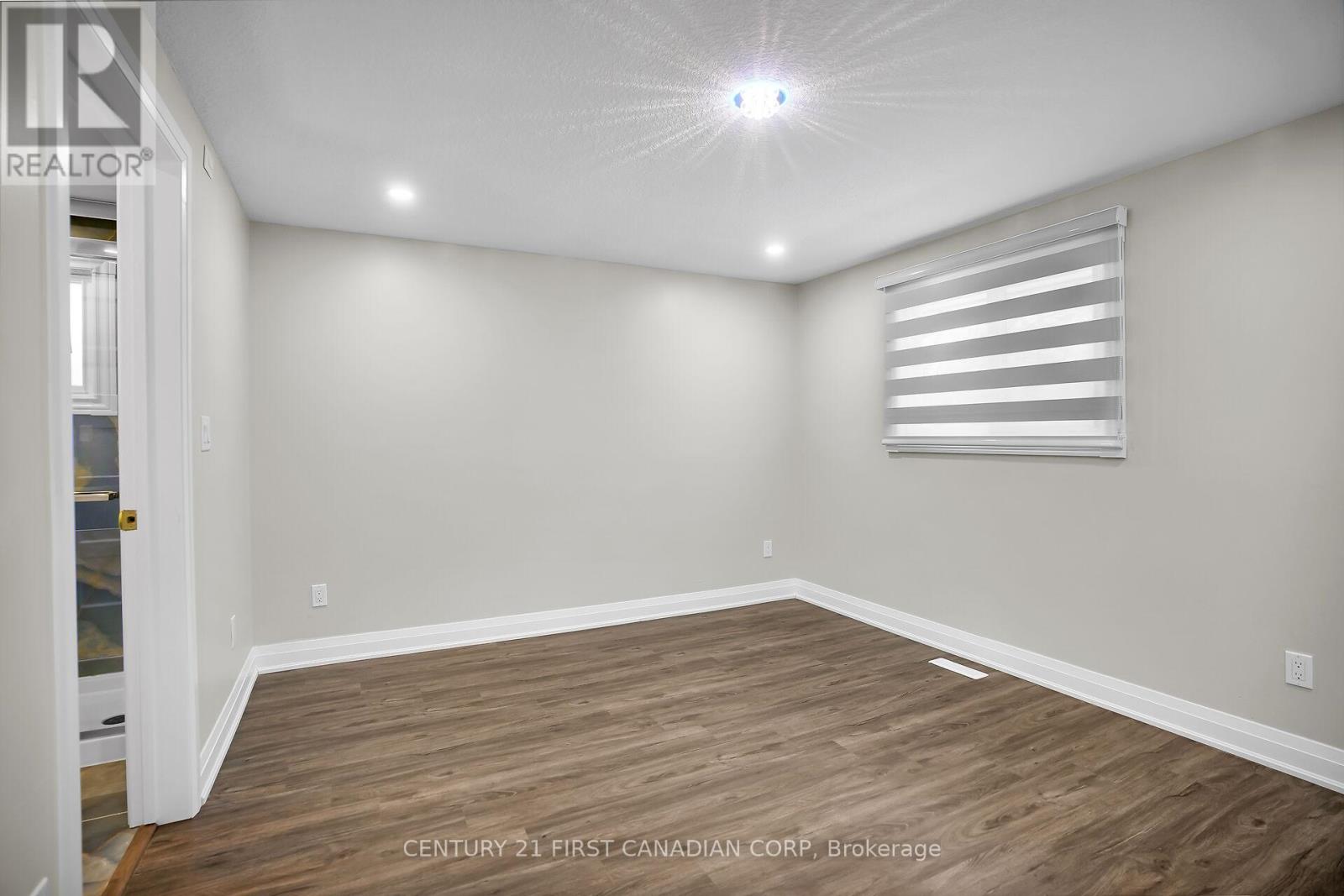 1046 Jalna Boulevard, London South, Ontario  N6E 2M1 - Photo 10 - X12838446