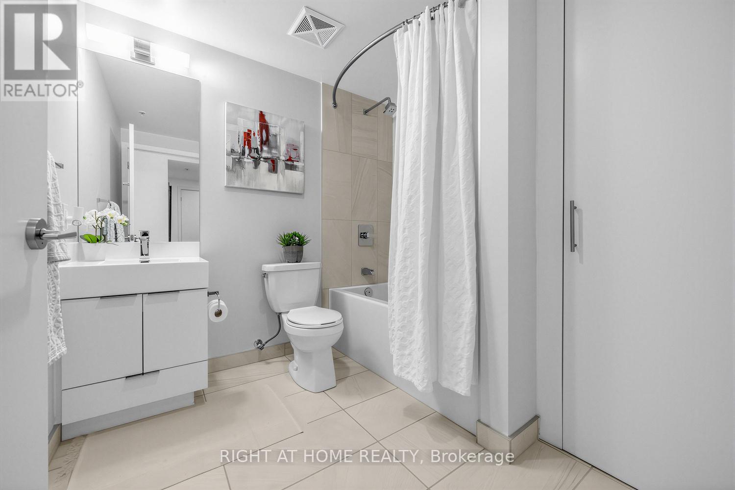 1404 - 30 Samuel Wood Way, Toronto (Islington-City Centre West), Ontario  M9B 0C9 - Photo 14 - W12820740