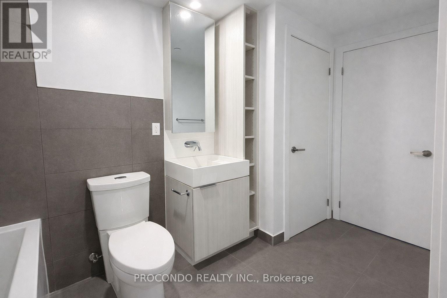 509 - 370 Martha Street, Burlington (Brant), Ontario  L7R 0G9 - Photo 8 - W12859770