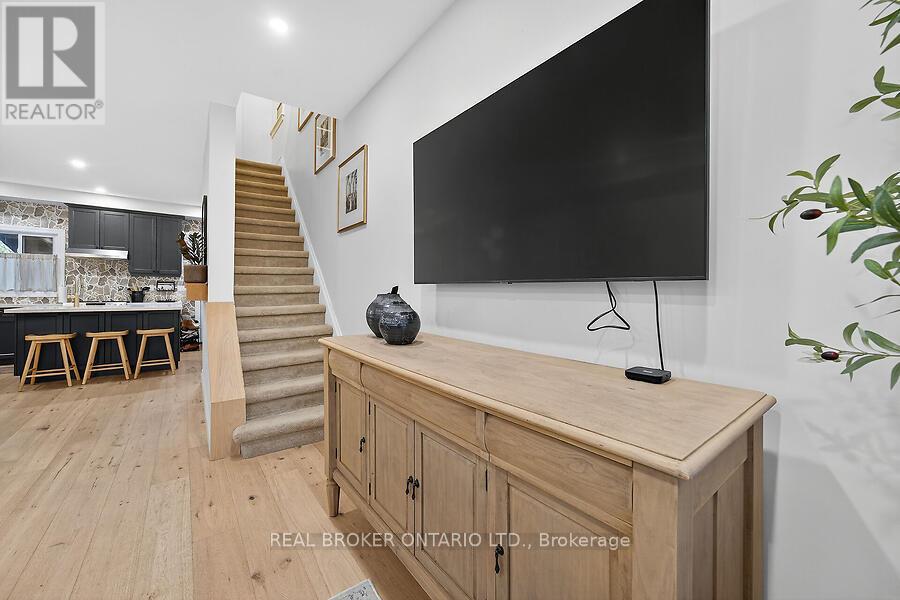 58 East Bend Avenue N, Hamilton, Ontario  L8L 7E3 - Photo 4 - X12859774