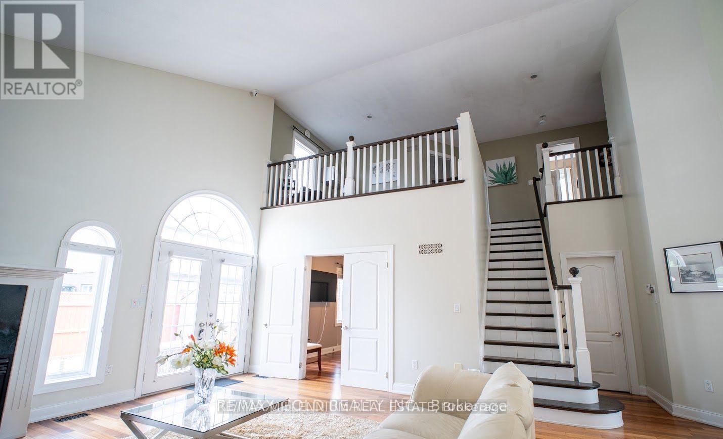 8905 Mcgarry Drive, Niagara Falls (Forestview), Ontario  L2H 3P1 - Photo 4 - X12859776