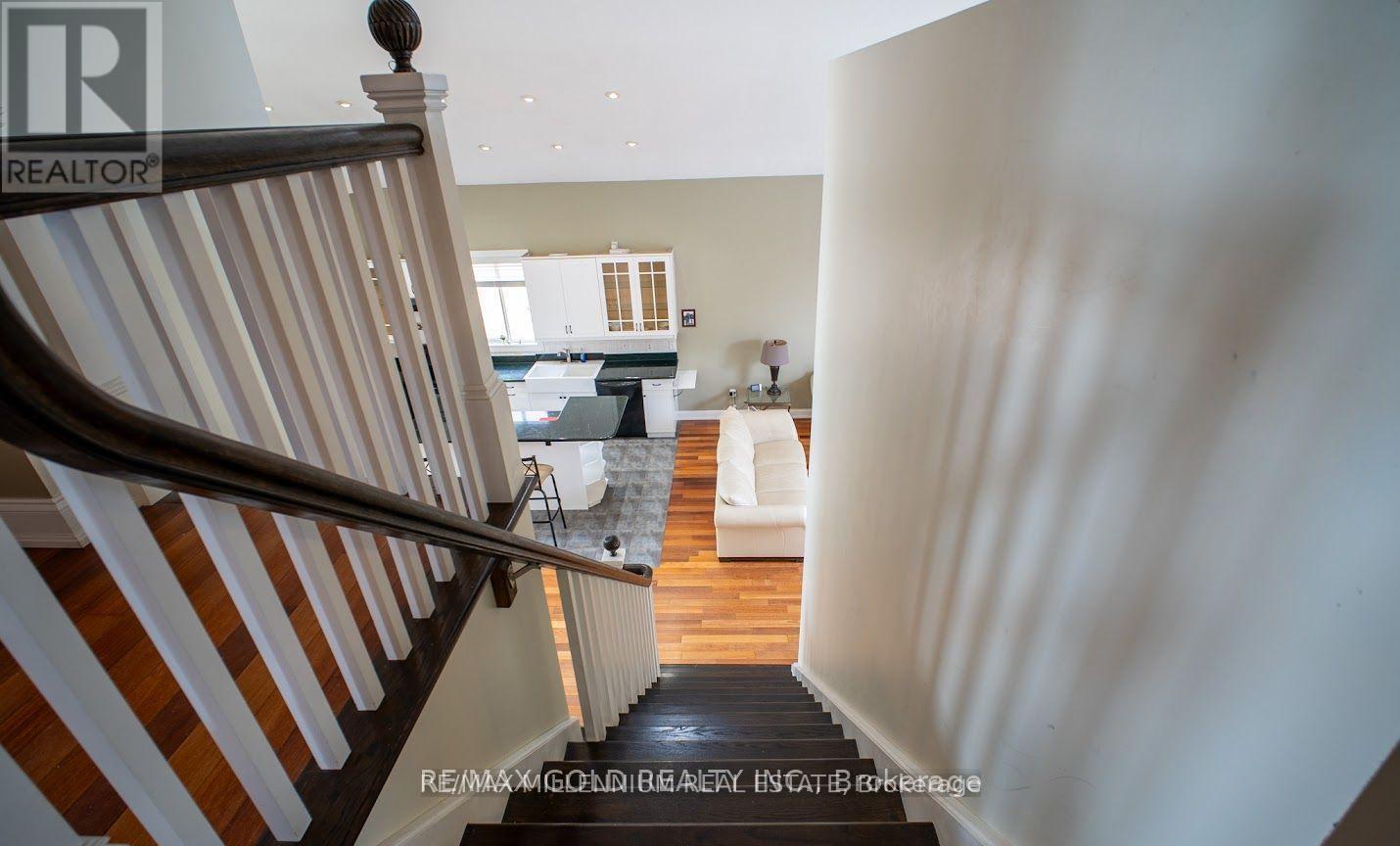 8905 Mcgarry Drive, Niagara Falls (Forestview), Ontario  L2H 3P1 - Photo 9 - X12859776