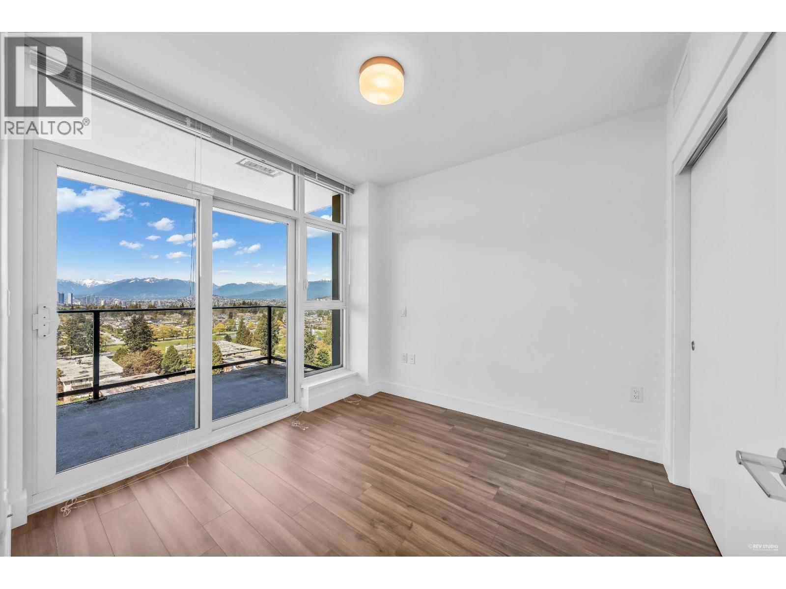 703 7303 Noble Lane, Burnaby, British Columbia  V3N 0H2 - Photo 6 - R3096753