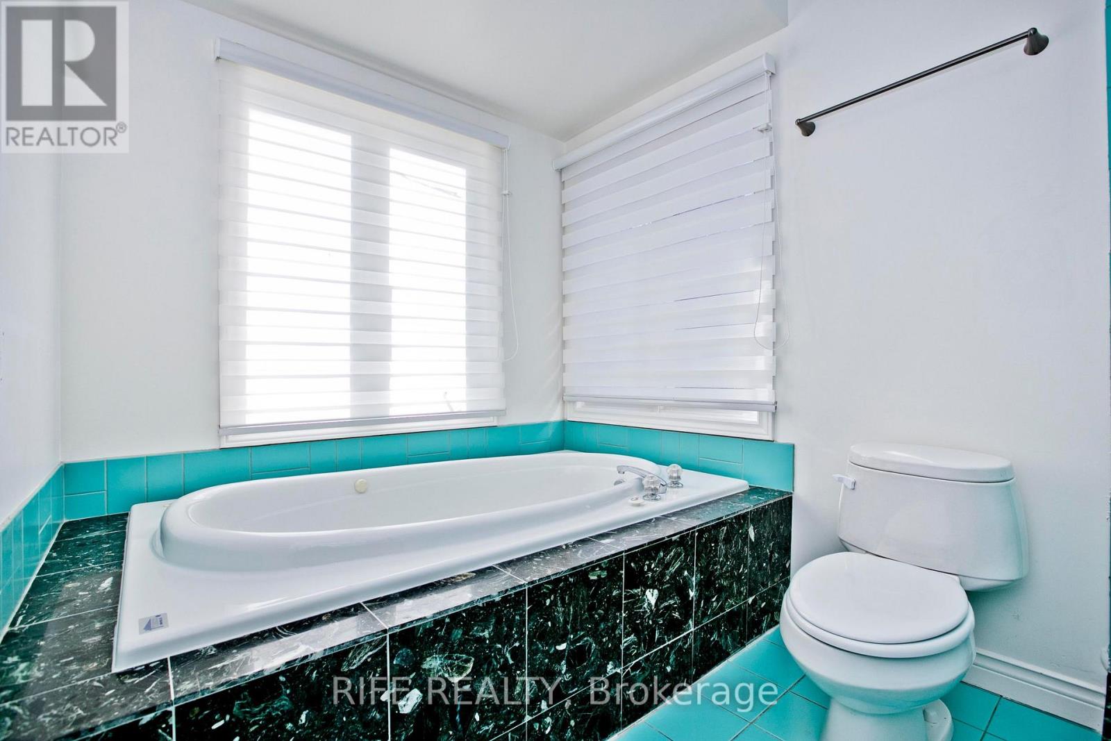 573 Old Orchard Grove, Toronto (Bedford Park-Nortown), Ontario  M5M 2H2 - Photo 18 - C12859800