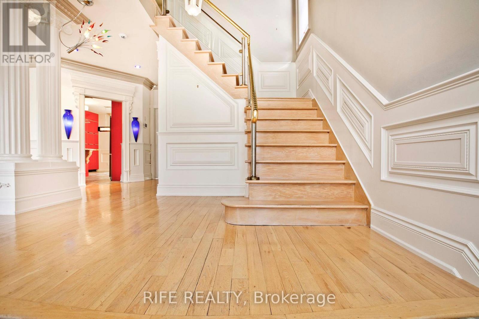 573 Old Orchard Grove, Toronto (Bedford Park-Nortown), Ontario  M5M 2H2 - Photo 2 - C12859800