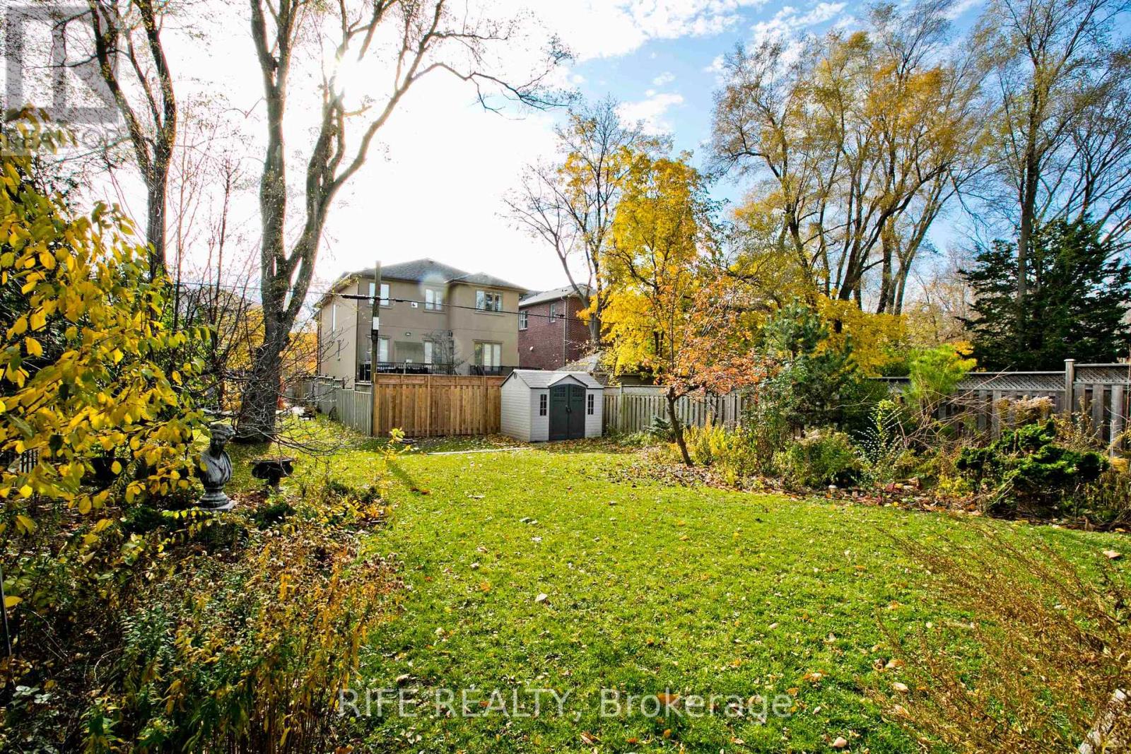 573 Old Orchard Grove, Toronto (Bedford Park-Nortown), Ontario  M5M 2H2 - Photo 24 - C12859800