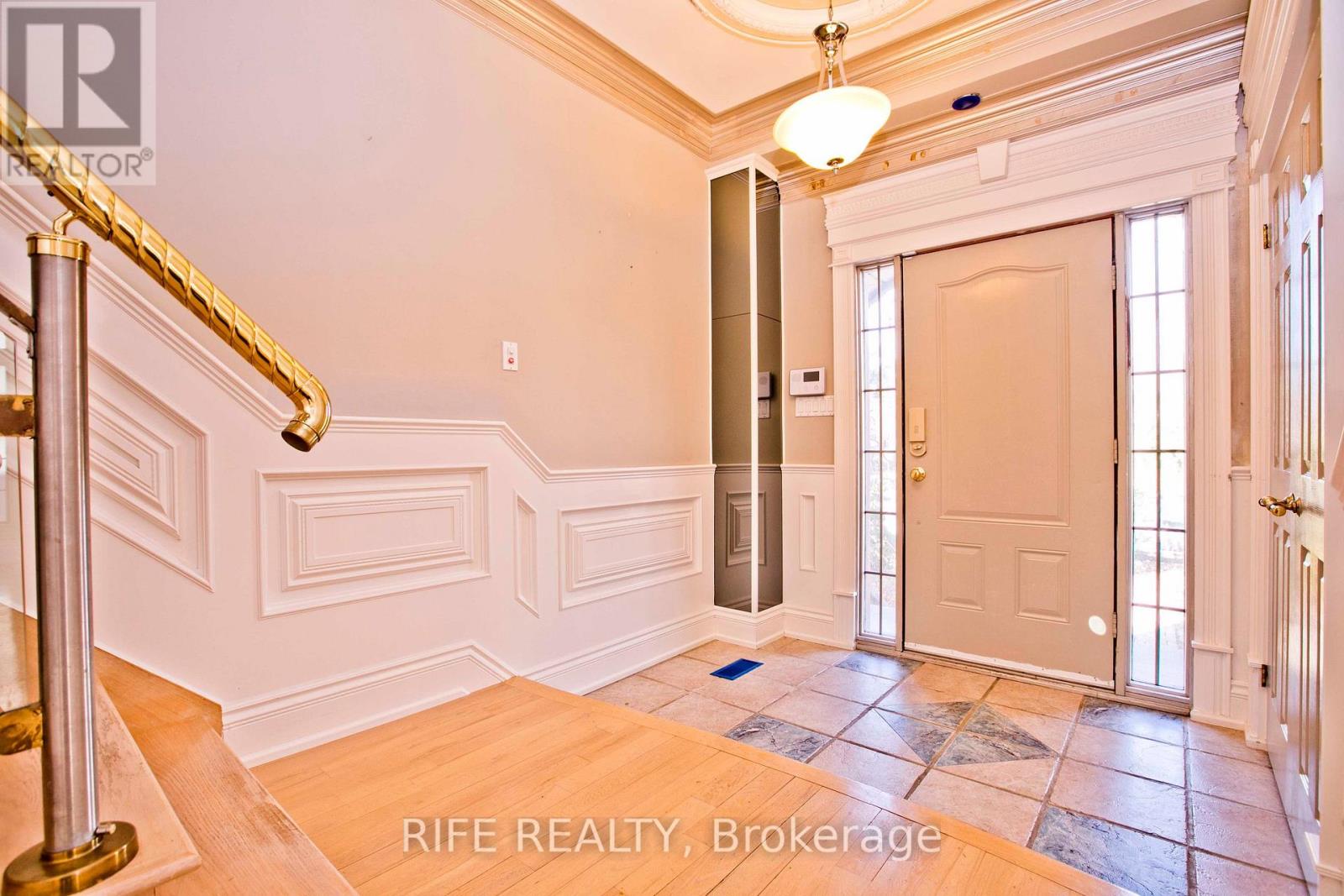 573 Old Orchard Grove, Toronto (Bedford Park-Nortown), Ontario  M5M 2H2 - Photo 3 - C12859800