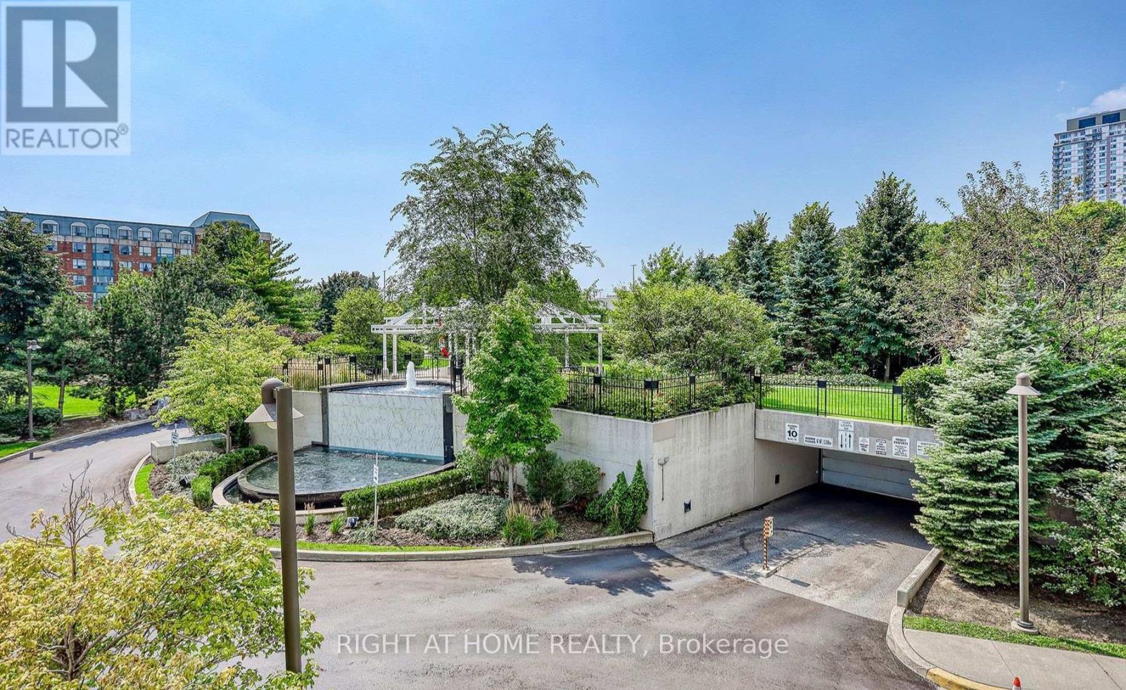 209 - 88 Grangeway Avenue, Toronto (Woburn), Ontario  M1H 0A2 - Photo 3 - E12859794