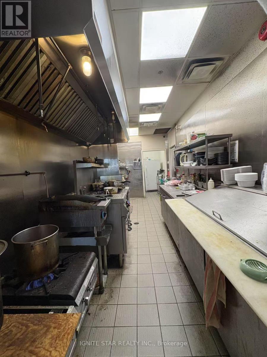 11 - 511 Maple Grove Dr Drive, Oakville (Fd Ford), Ontario  L6J 4W3 - Photo 5 - W12859786