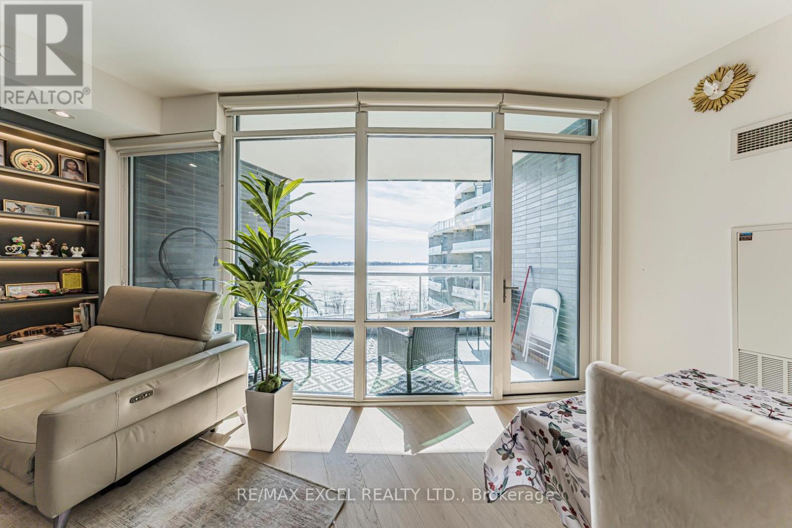 510 - 1 Edgewater Drive, Toronto (Waterfront Communities), Ontario  M5A 0L1 - Photo 13 - C12859798