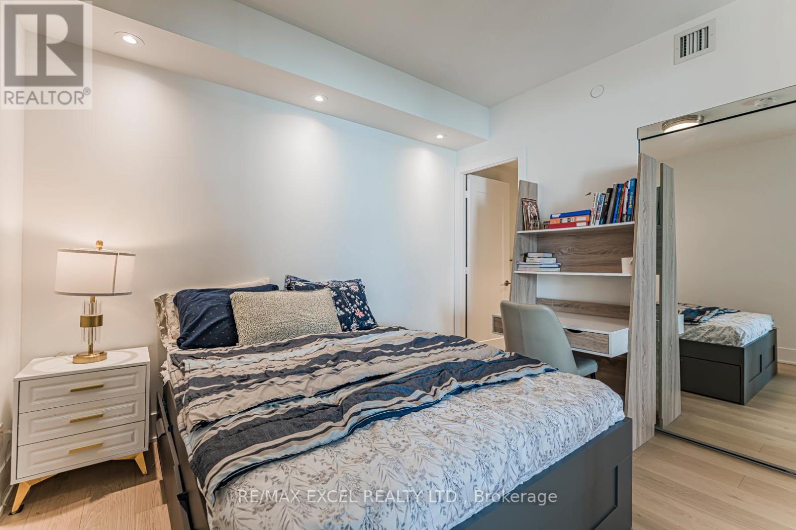 510 - 1 Edgewater Drive, Toronto (Waterfront Communities), Ontario  M5A 0L1 - Photo 25 - C12859798