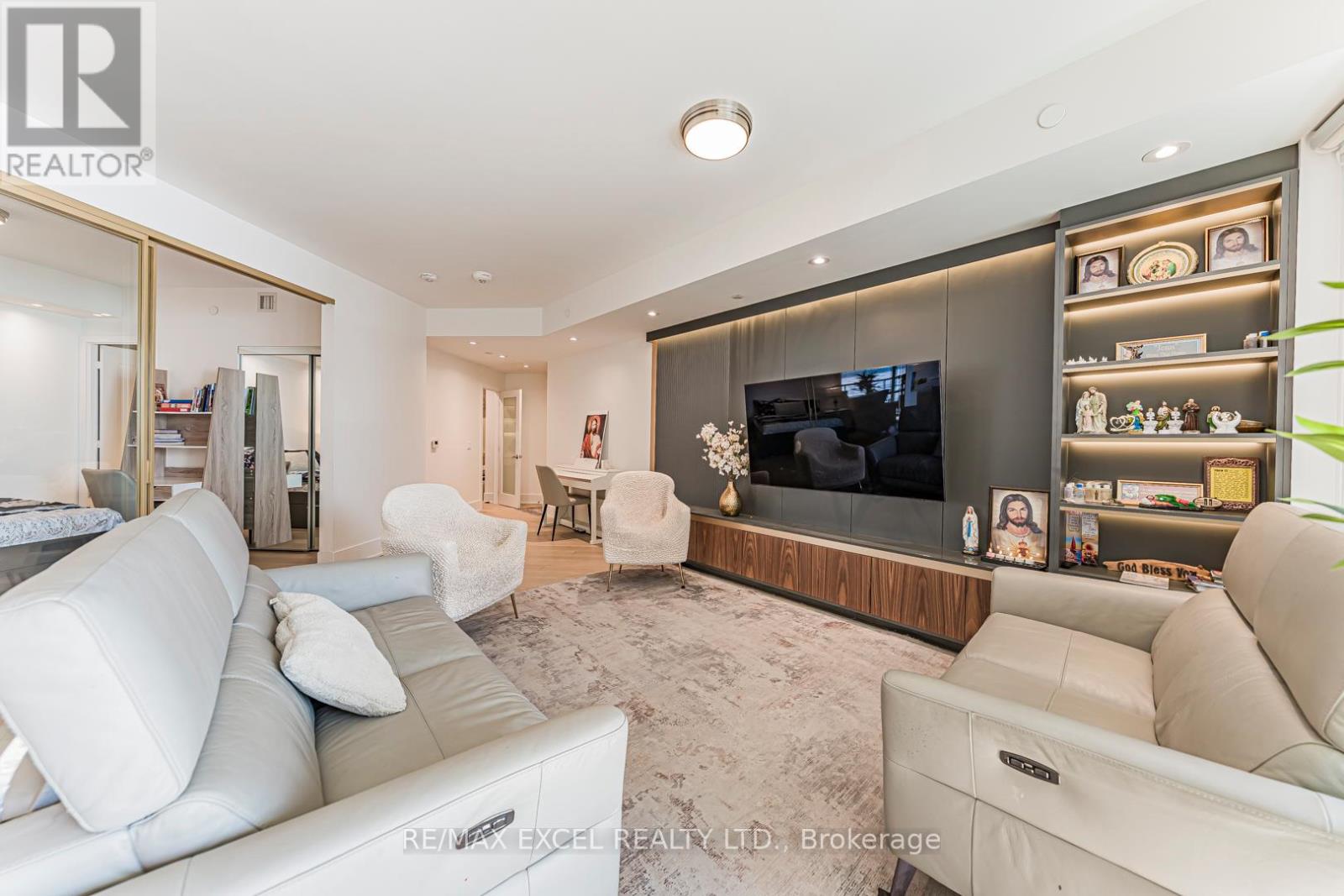 510 - 1 Edgewater Drive, Toronto (Waterfront Communities), Ontario  M5A 0L1 - Photo 5 - C12859798