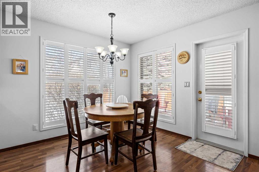 292 Douglas Ridge Close Se, Calgary, Alberta  T2Z 2M4 - Photo 5 - A2291748