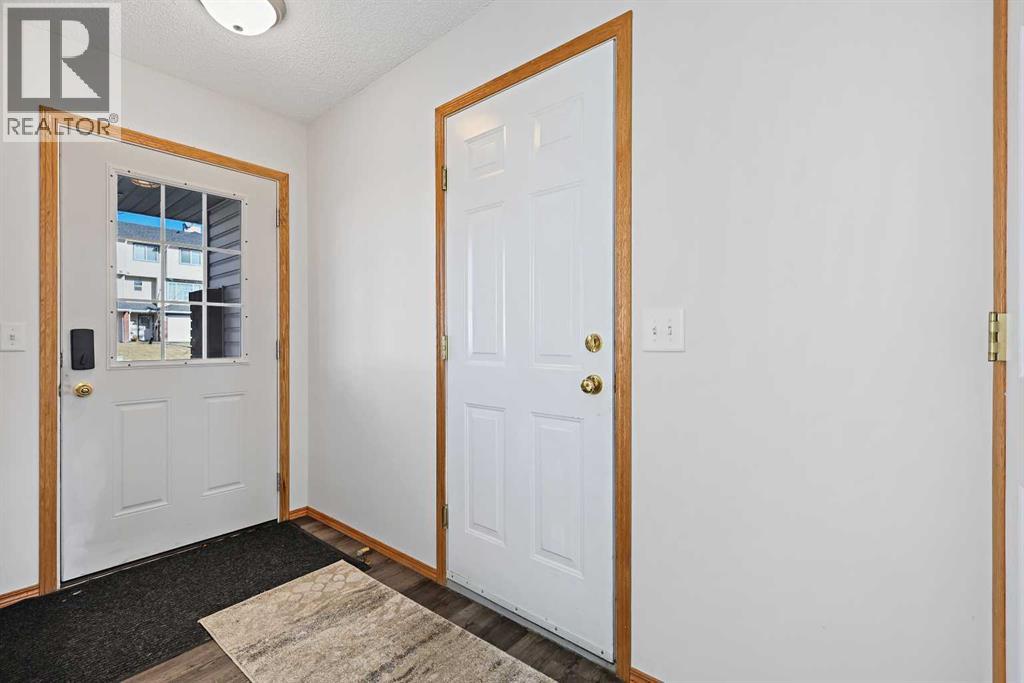 258 Rocky Ridge Court Nw, Calgary, Alberta  T3G 4S8 - Photo 2 - A2269726