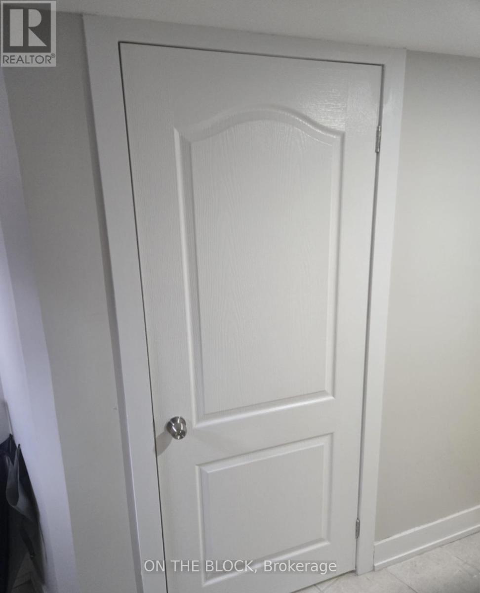 103 Fitzgibbon Avenue E, Toronto (Eglinton East), Ontario  M1K 4A4 - Photo 2 - E12859810