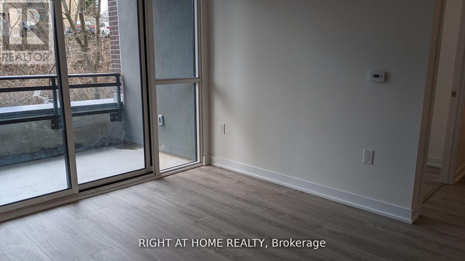 307 - 25 Neighbourhood Lane, Toronto (Stonegate-Queensway), Ontario  M8Y 0C4 - Photo 4 - W12859814