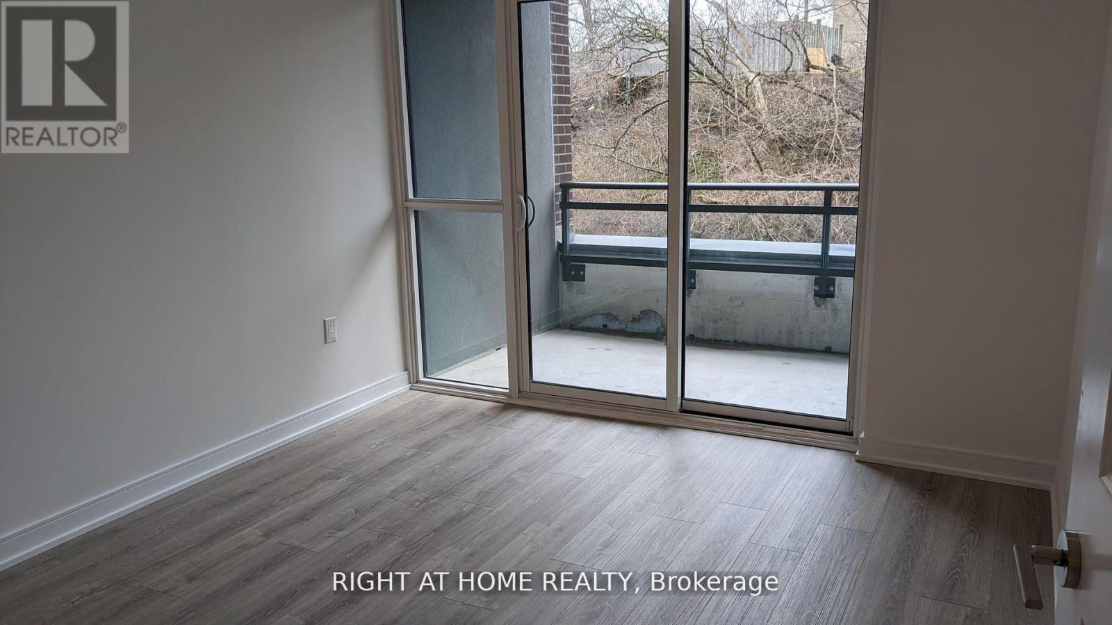 307 - 25 Neighbourhood Lane, Toronto (Stonegate-Queensway), Ontario  M8Y 0C4 - Photo 6 - W12859814